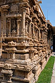 The great Chola temples of Tamil Nadu - The Sri Ranganatha Temple of Srirangam. A subsidiary shrine to the west of the fourth courtyard. 